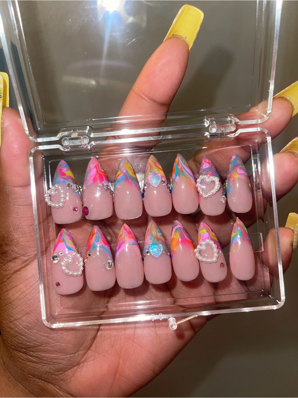 Press on nails
